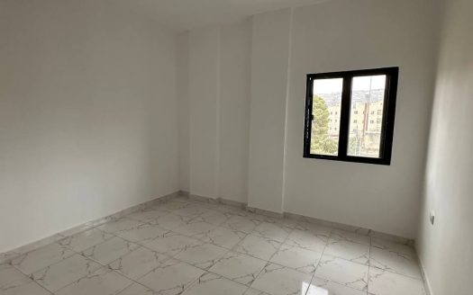 شقه فارغة للإيجار في عين الباشا