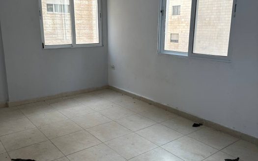 شقة فارغه للإيجار في اربد خلف الكارفور