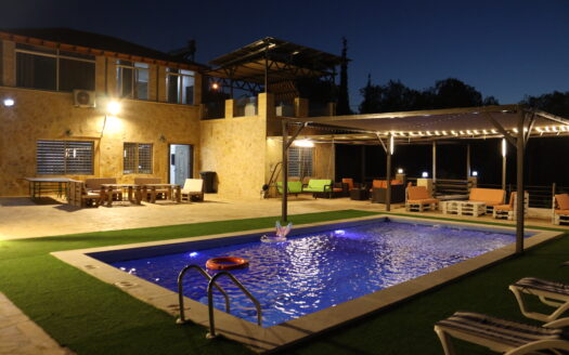 مزرعة نموذجية للبيع / السلط – جلعاد