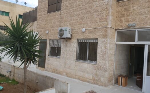 شقة تسوية شبه أرضي