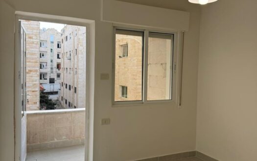 استديو فارغ في اربد بالقرب من دوار الجامعة