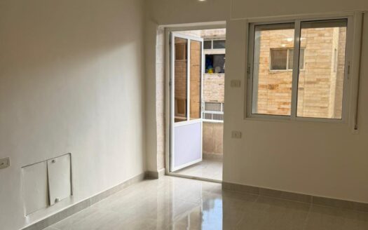 استديو فارغ في اربد بالقرب من دوار الجامعة