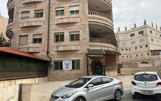 شقة فارغة للإيجار في ضاحية الأمير حسن بالقرب من مسجد فخري سنجقية
